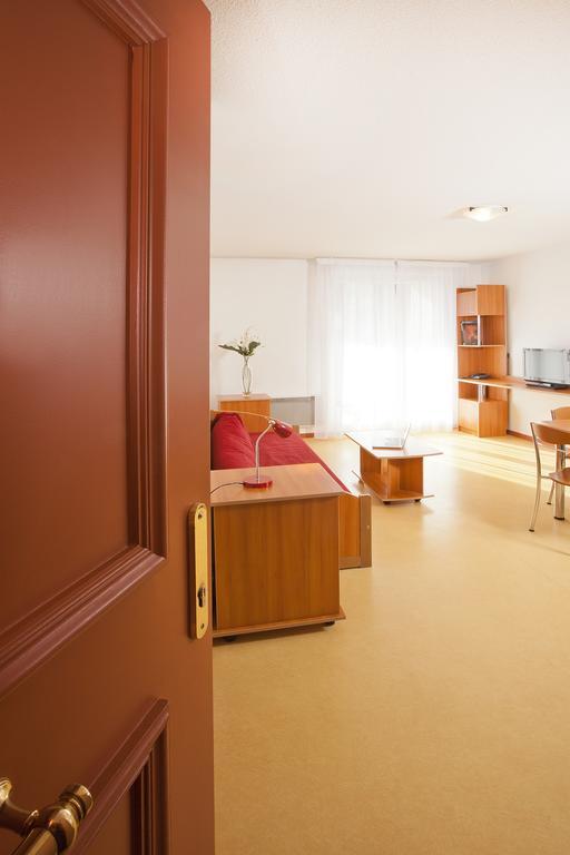 Séjours&Affaires Genève Saint Genis Extérieur photo