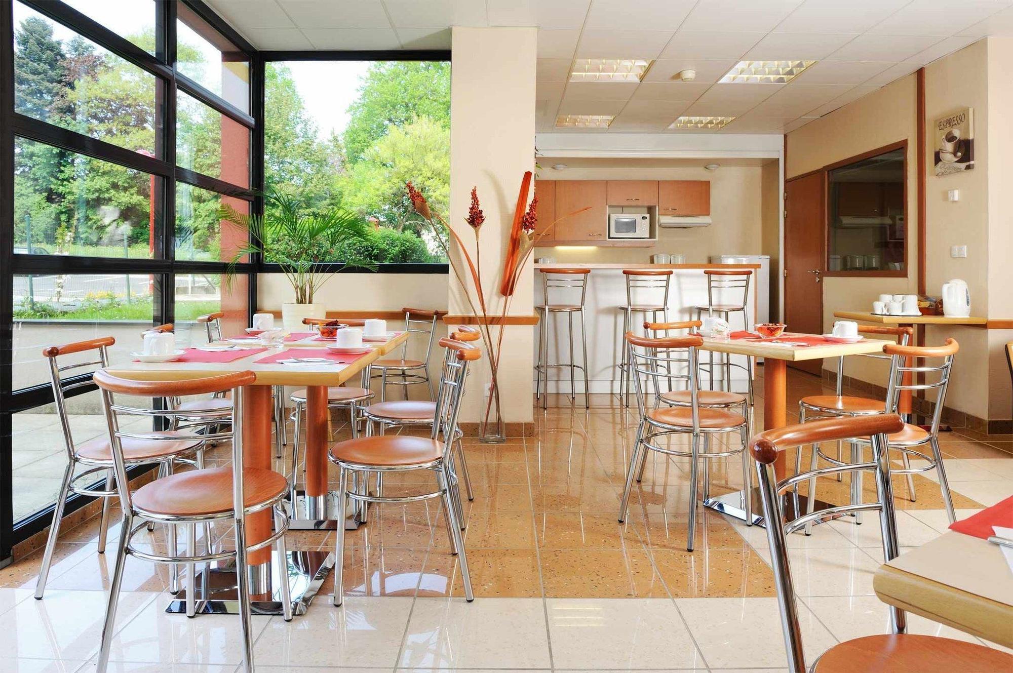 Séjours&Affaires Genève Saint Genis Extérieur photo